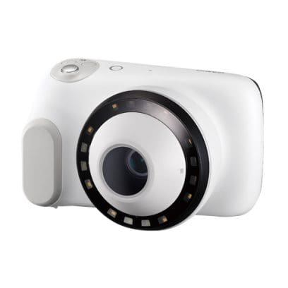 De witte dermatologische camera DZ-D100 tegen een witte achtergrond