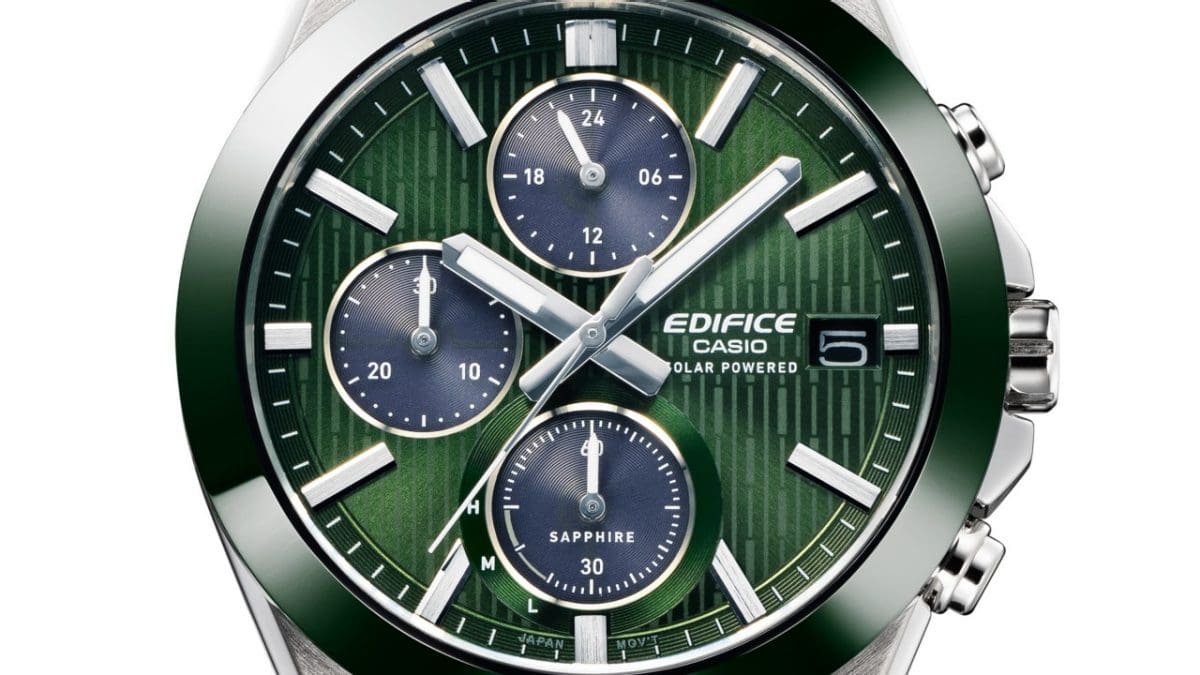 Close-up van de EFS-S650D-3AEF wijzerplaat en groene keramische lunette