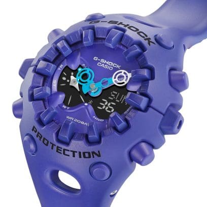 Zijaanzicht van de GA-V01-2AER. De woorden G-SHOCK en PROTECTION zijn zwart gemarkeerd op de behuizing
