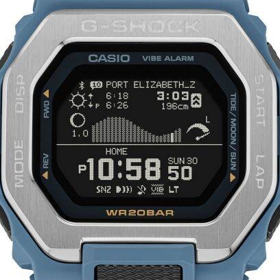 Close-up van de hoekige digitale display van de G-SHOCK GBX-100-2A met getijdenweergave