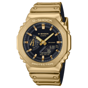 G-SHOCK polshorloge GM-2100YMG-9A met goudkleurige siliconen band en gouden, achthoekige metalen ring