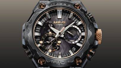 Close-up van de wijzerplaat van de G-SHOCK MRG-B2000JS-1A met Hishimaki-gara ruitpatroon, dat doet denken aan de wereldwijde reputatie van Japanse zwaarden
