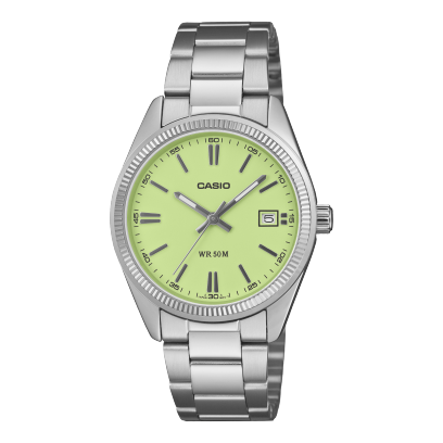 Vooraanzicht van het zilverkleurige analoge horloge UTP-1302PD-3A2VEF met lichtgroene wijzerplaat en datumaanduiding op de 3-uurpositie.