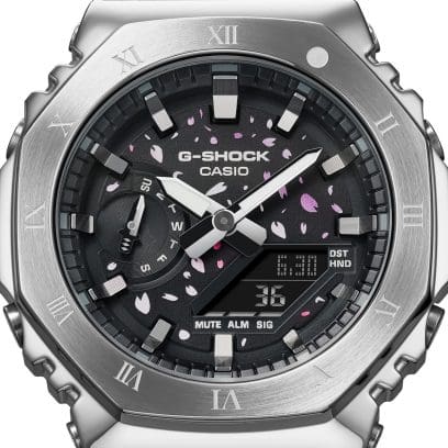 GM-2100TTTR-8A The dial is adorned with a cherry blossom motif in a delicate gradient finish