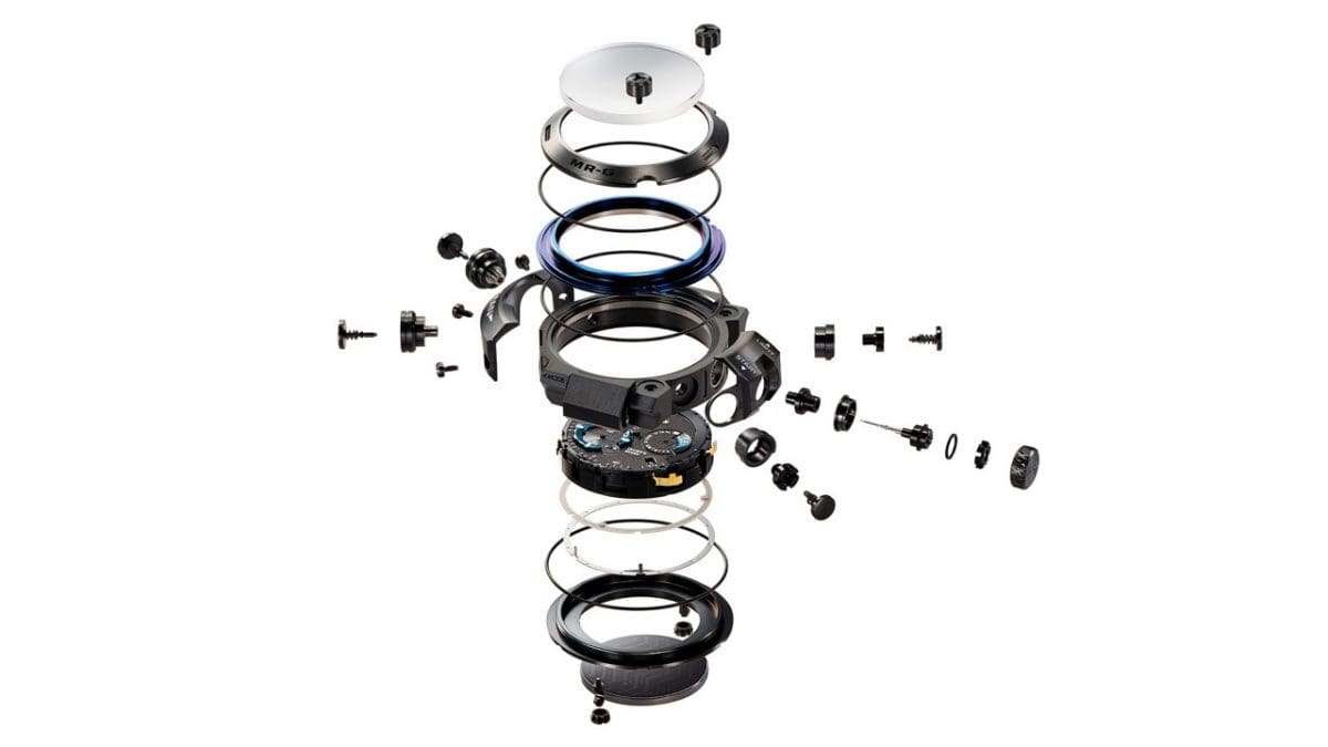 MRG-BF1000RG-3A Highly airtight titanium exterior with multi-component structure offering ISO 200-meter water resistance