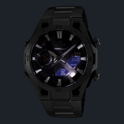 ECB-2300D-1AEF no escuro com a luz acesa