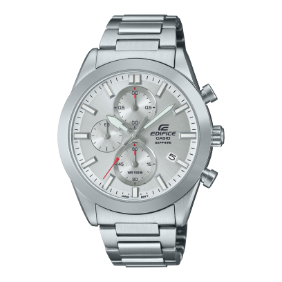 O relógio de pulso analógico prateado EDIFICE EFB-710D-7AV com bracelete metálica e vidro de safira e mostrador branco prateado.