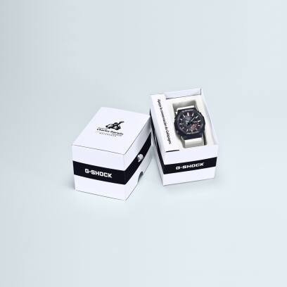 Embalagem especial da Fundação Charles Darwin x G-SHOCK em branco com as letras G-SHOCK em preto