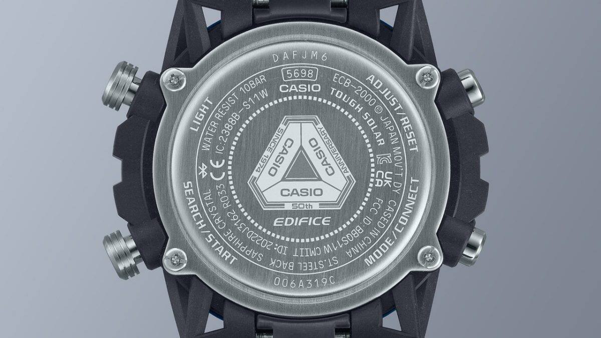 ECB-2000SS-2A  หลังตัวเรือนสลักด้วยโลโก้ครบรอบ 50 ปี