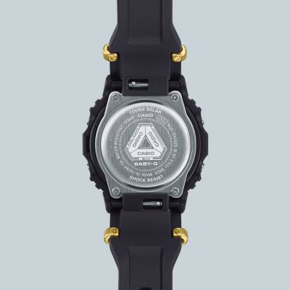 BGD-S565ZE-1 Casio saatlerinin 50. yıl dönümünü kutlayan özel arka kasa tasarımı