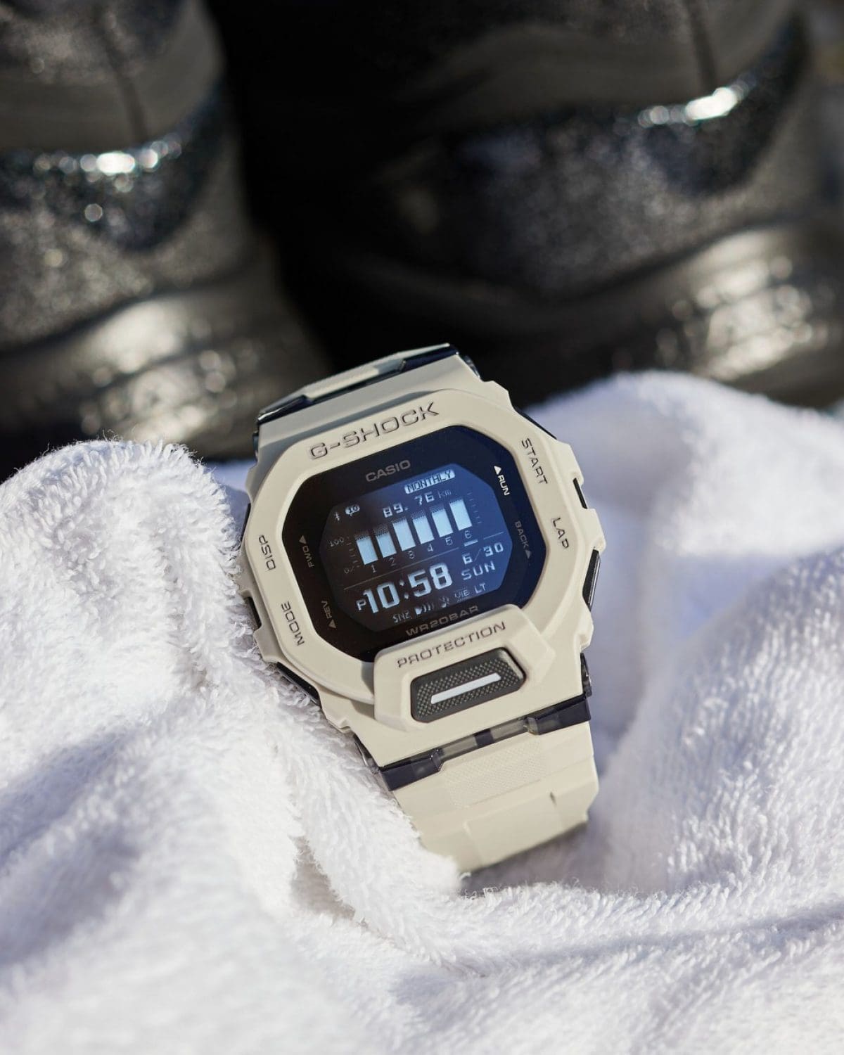 GBD-200UU-9 Multi-functionality with enhanced readability: Memory-in-pixel (MIP) LCD #2