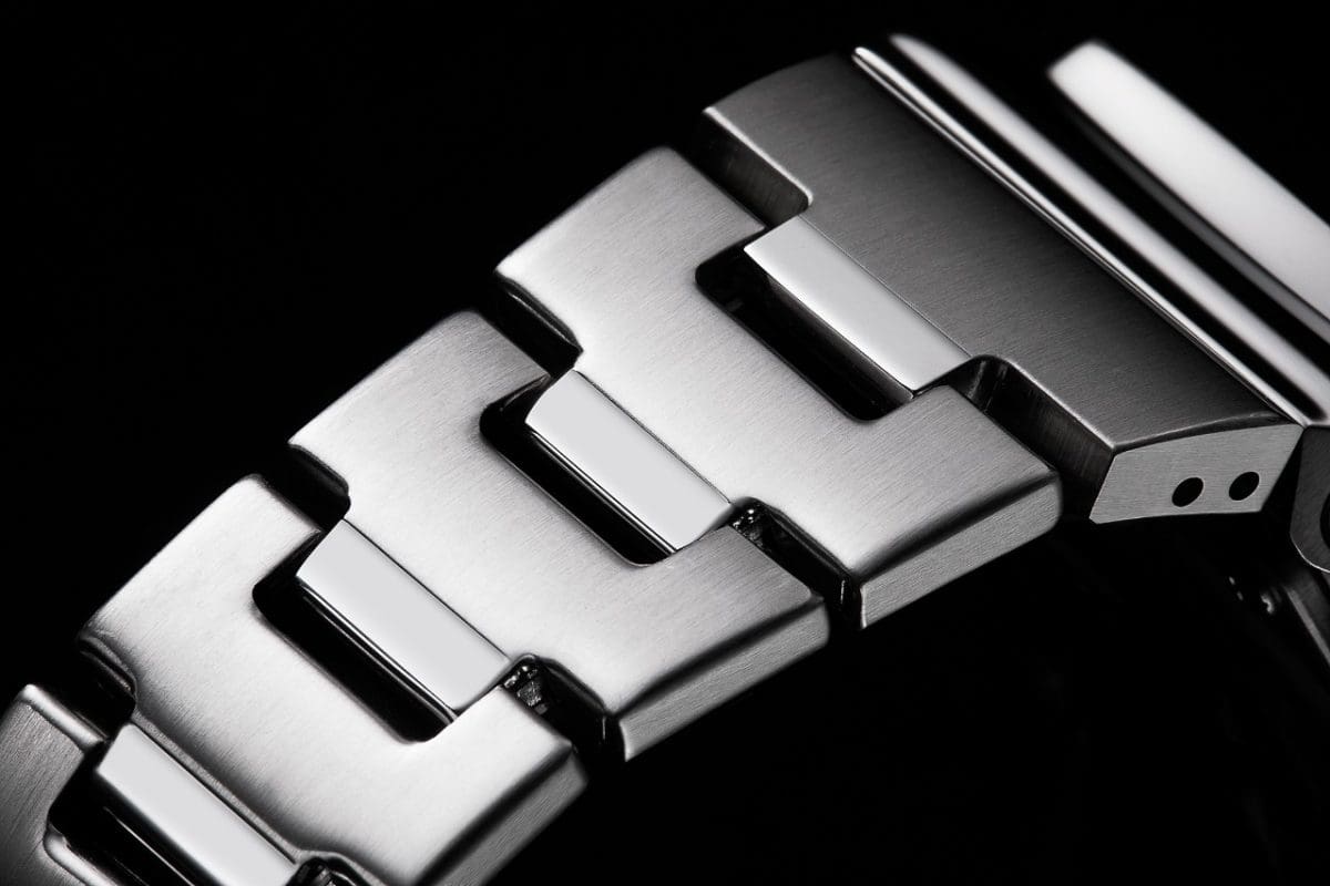 GM-2110D-3A Metal band: Adding further textural sophistication