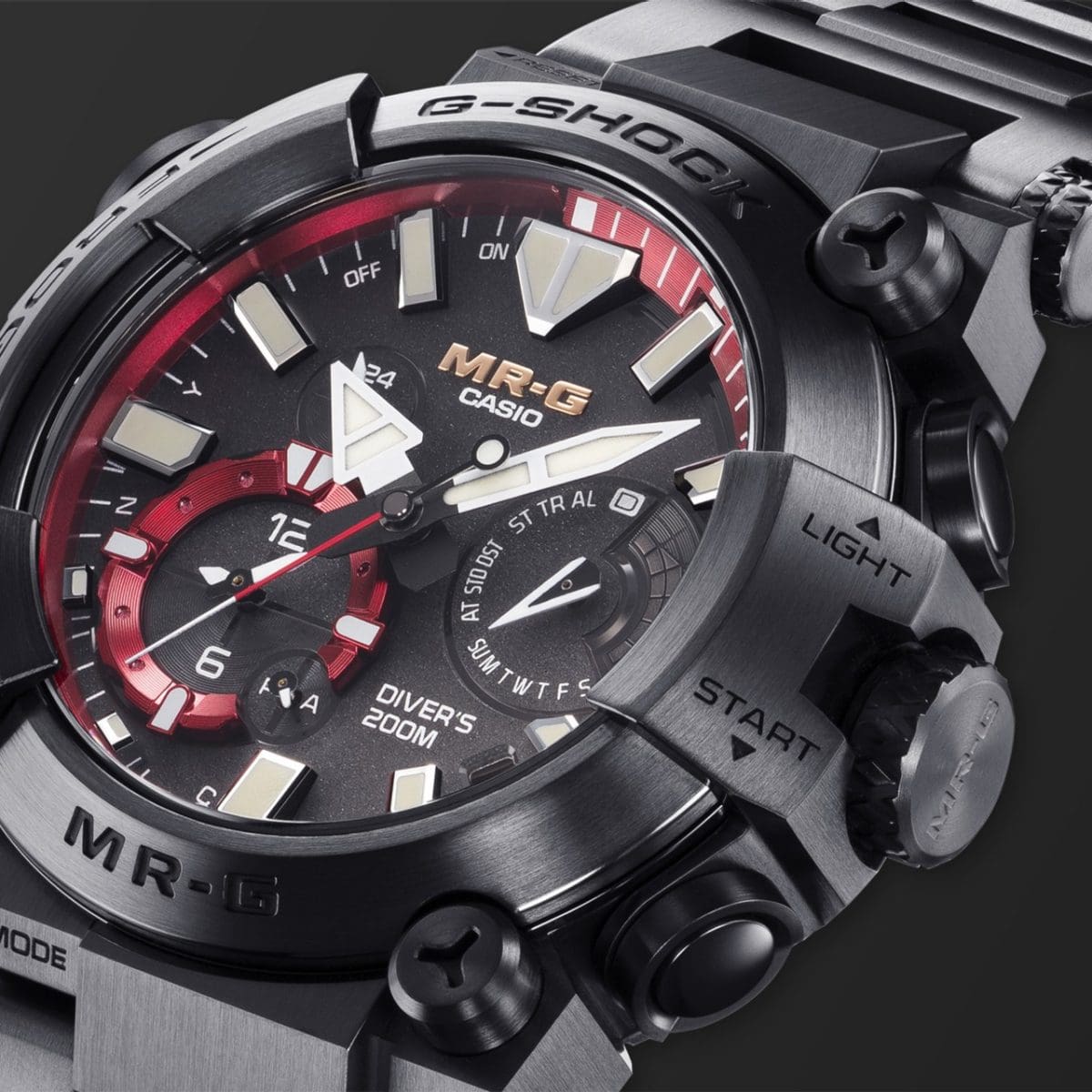 MRG-BF1000B-1A Deep red accent colour for a striking sense of presence