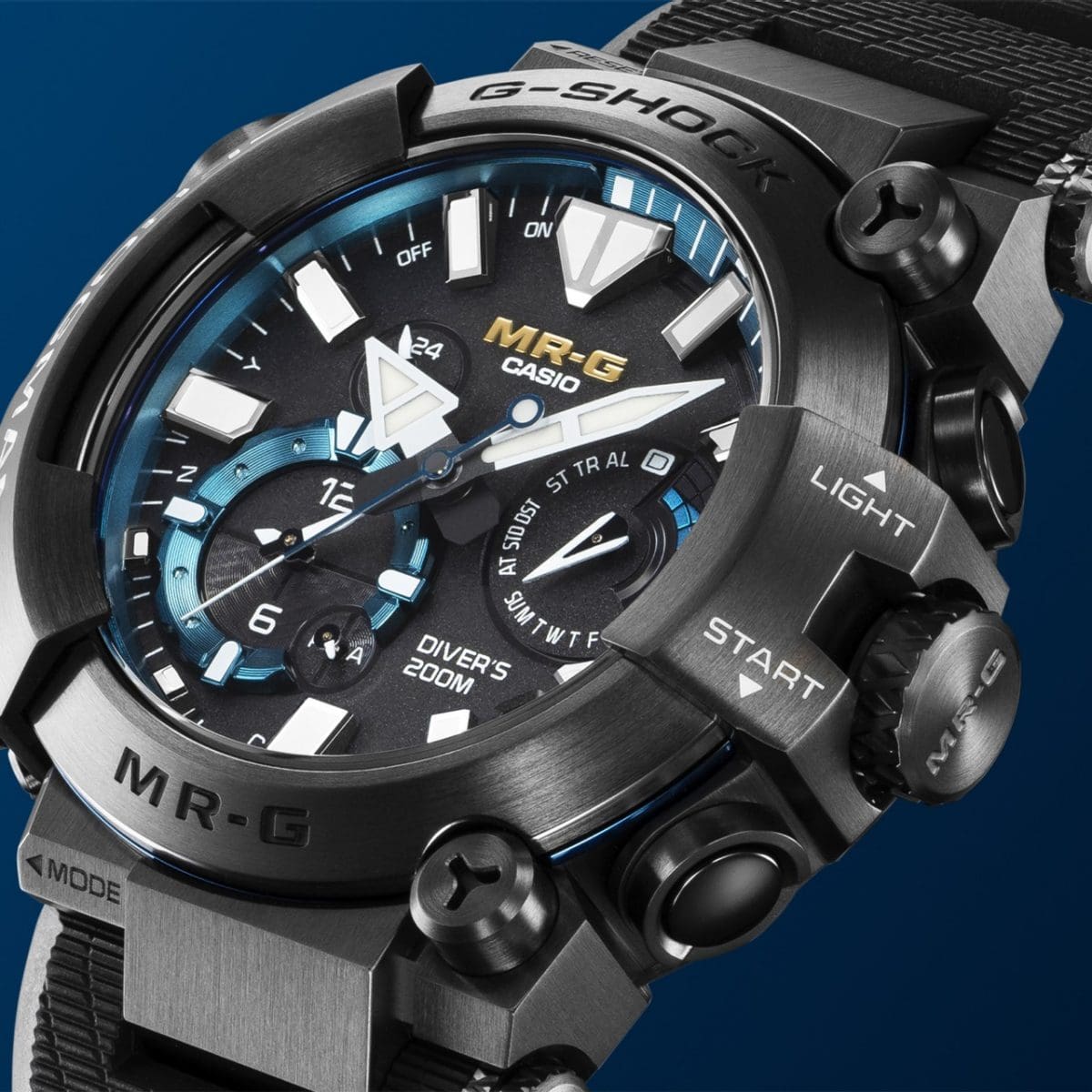 HideGSHOCK 30周年モデル MRG-BF1000R-1AJR ① MRG-BF1000R-1ADR | CASIO