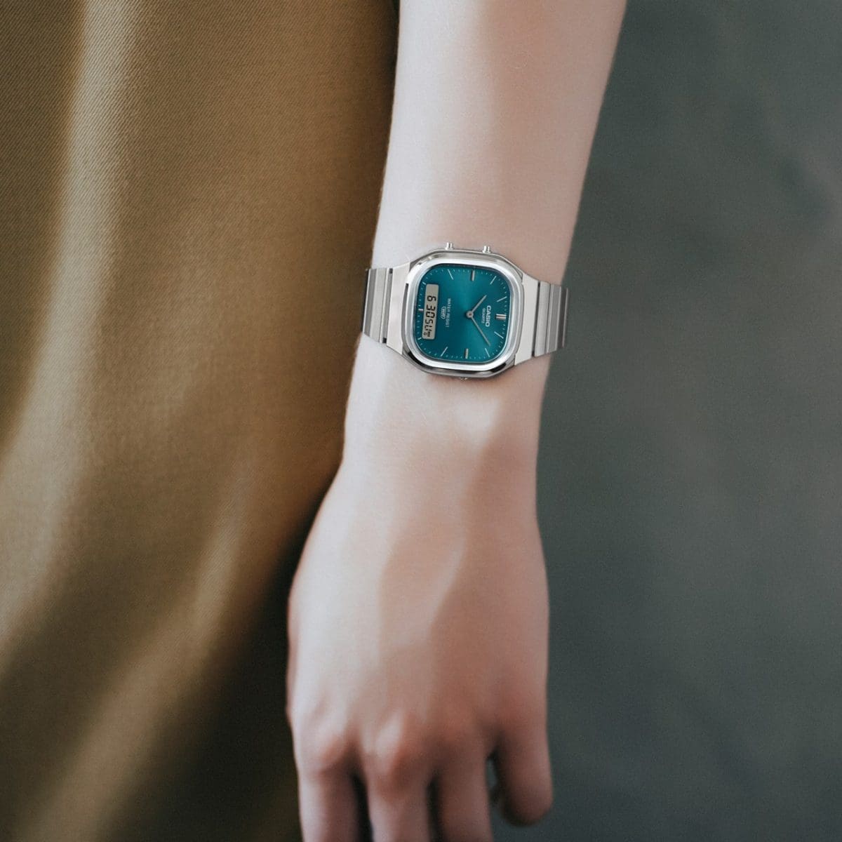 【極美品】カシオ　CASIO AQ-240E-3A ブルーグリーン 試着のみ AQ240E-3A | Vintage Analog-Digital Watch, Blue-Green Dial | CASIO
