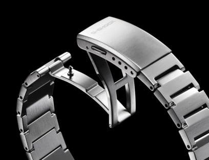 GST-B1000D-1A The stainless-steel bracelet, which was developed for the GST-B1000