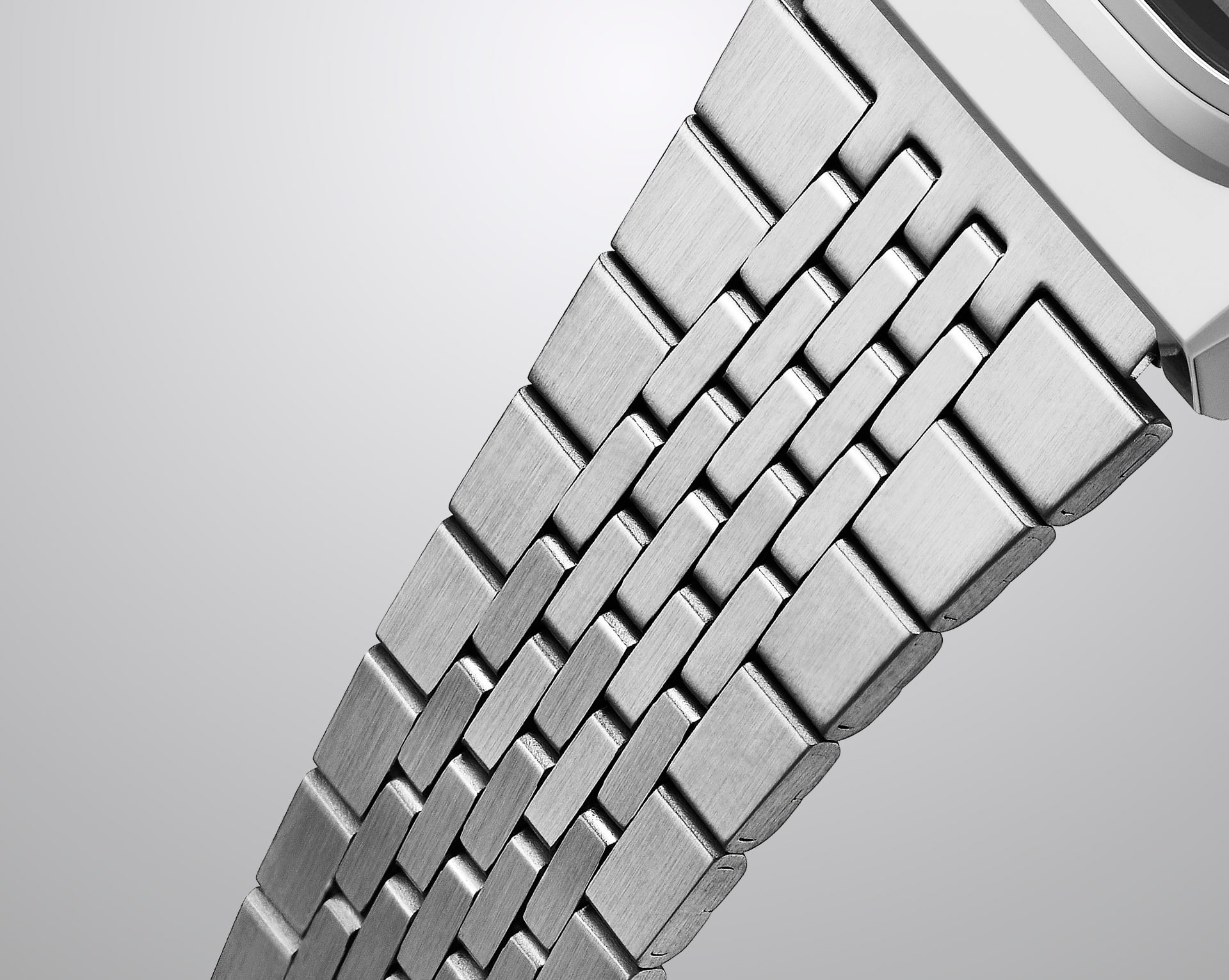 صورة سوار متعدد الصفوف لساعة A140WE بتصميم أنيق
