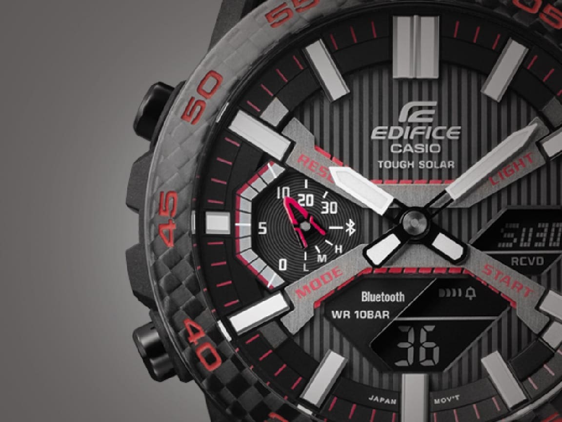 Nahaufnahme des Zifferblatts einer ECB-2000 Edifice Armbanduhr von Casio mit dem Fokus auf die Countdown-Anzeige
