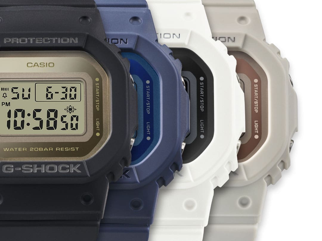 Von links nach rechts: GMD-S5600-1, GMD-S5600-2, GMD-S5600-7, GMD-S5600-8 Die schwarze GMD-S5600-1 Damenuhr vor der blauen GMD-S5600-2 sowie der weißen GMD-S5600-7 und der beigen GMD-S5600-8