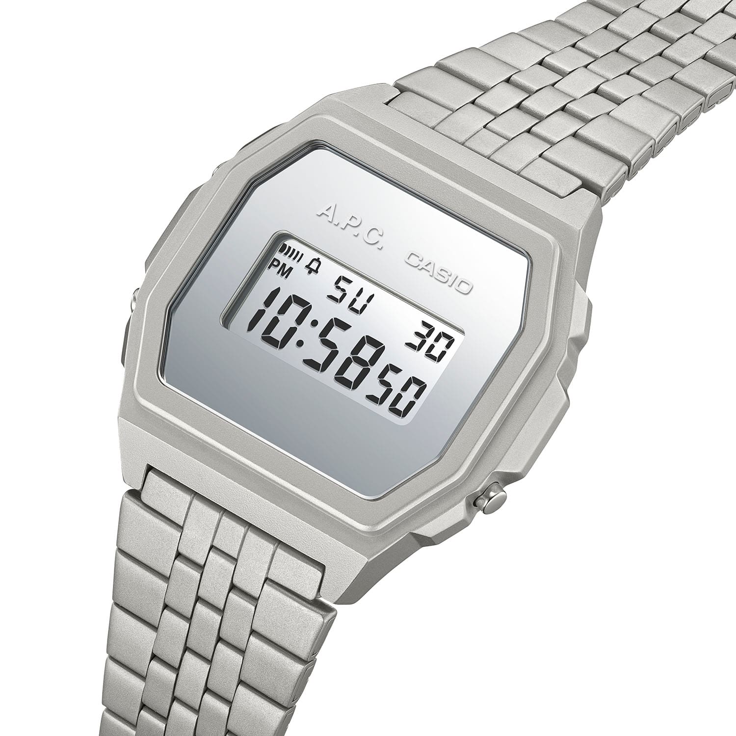 Diagonal view of the A1000ACD-7 vintage watch with silver-coloured stainless steel bracelet and silver display