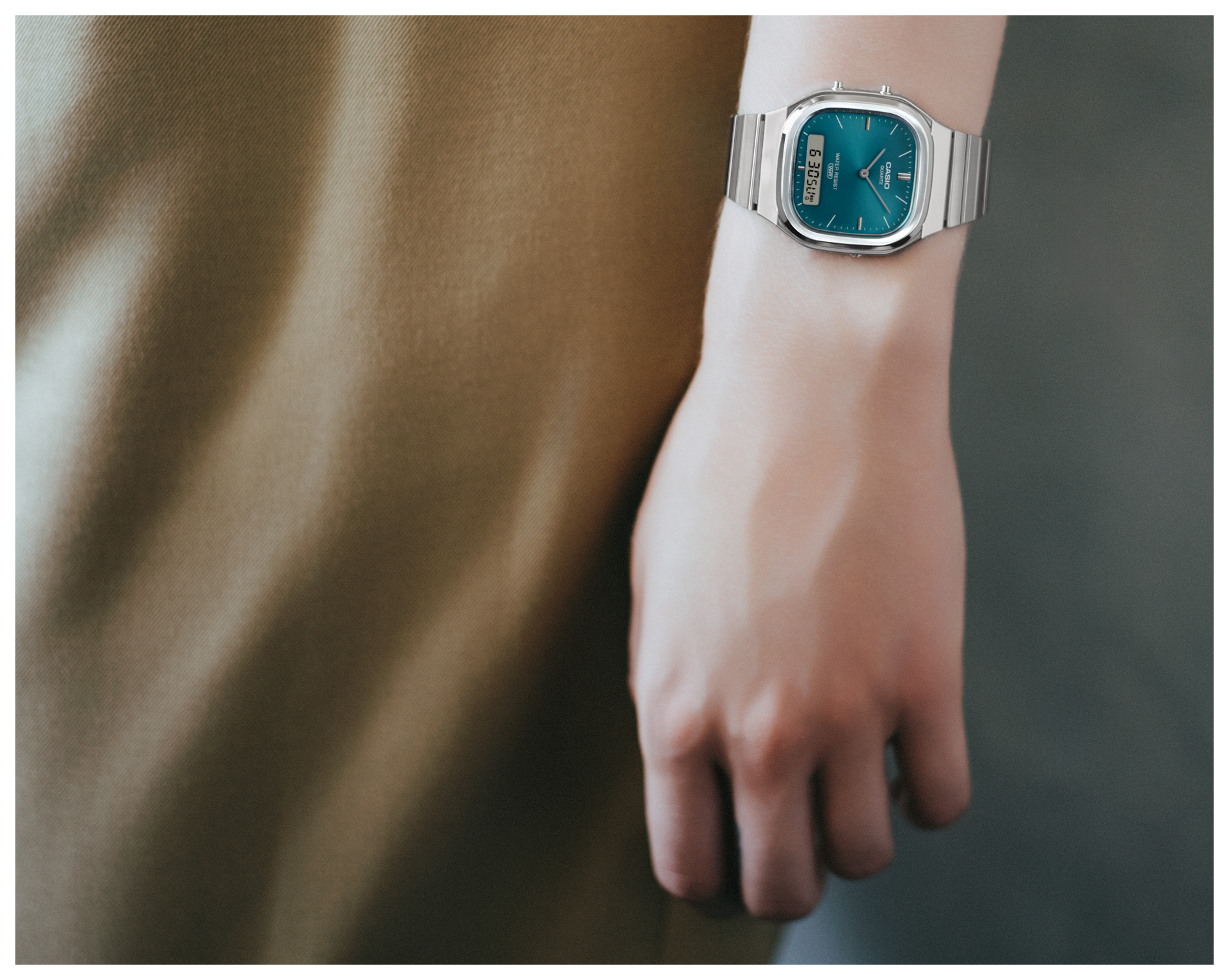 Closing-up image of a woman wearing the AQ-240E-3A.