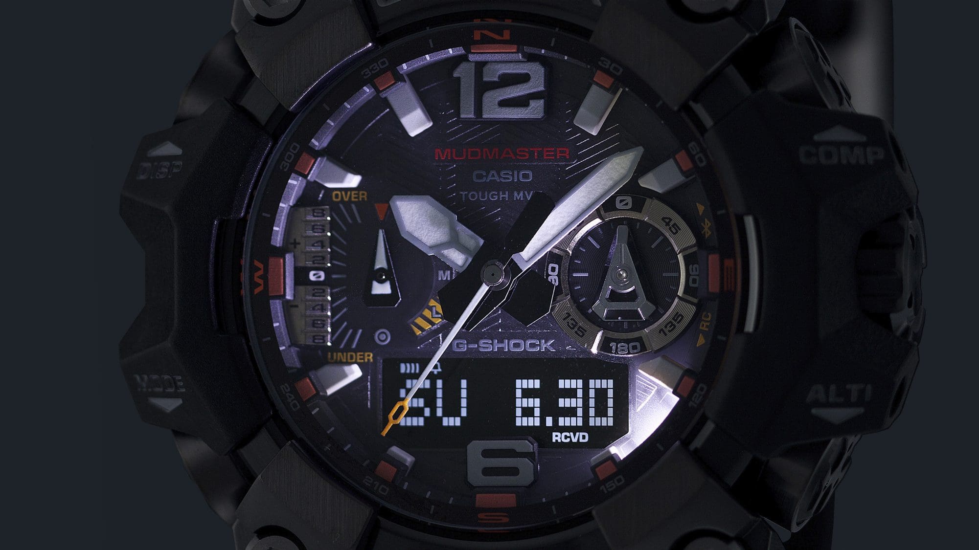 The illuminated display of the digital-analogue GWG-B1000EC-1A wristwatch in the dark