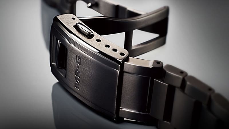 Prevents the band from coming loose while worn.