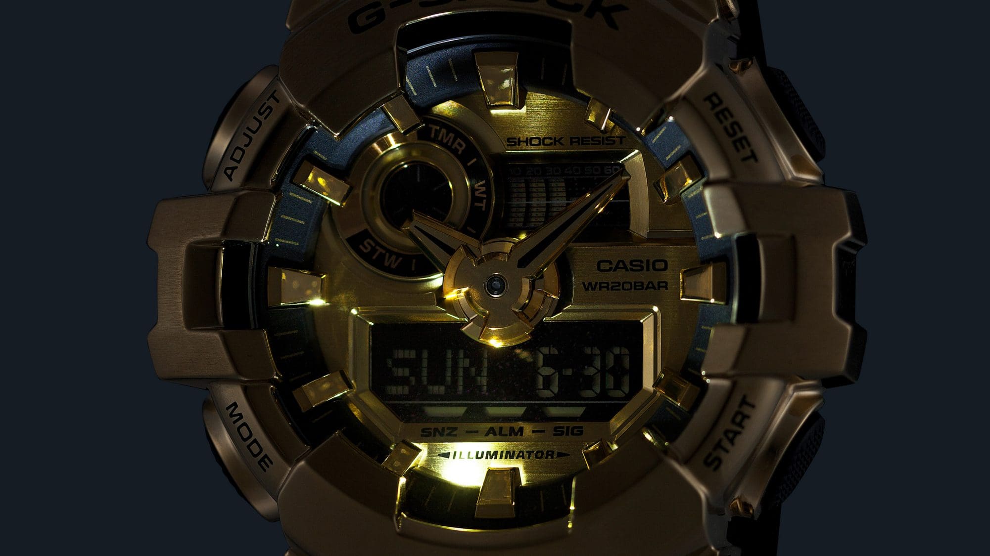 Super Illuminator (luz LED de alto brillo) para mantener la legibilidad del reloj en la oscuridad