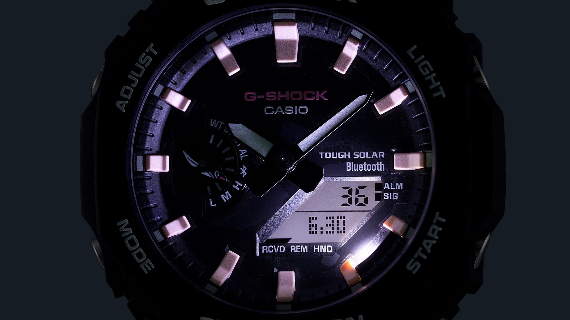 Super Illuminator (luz LED doble de alto brillo) para mantener la legibilidad del reloj en la oscuridad