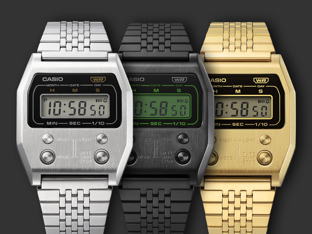 Los tres modelos en color del reloj de pulsera retro A1100 de la colección Casio Vintage: el A1100D-1 plateado, el A1100B-1 negro y el A1100G-5 dorado