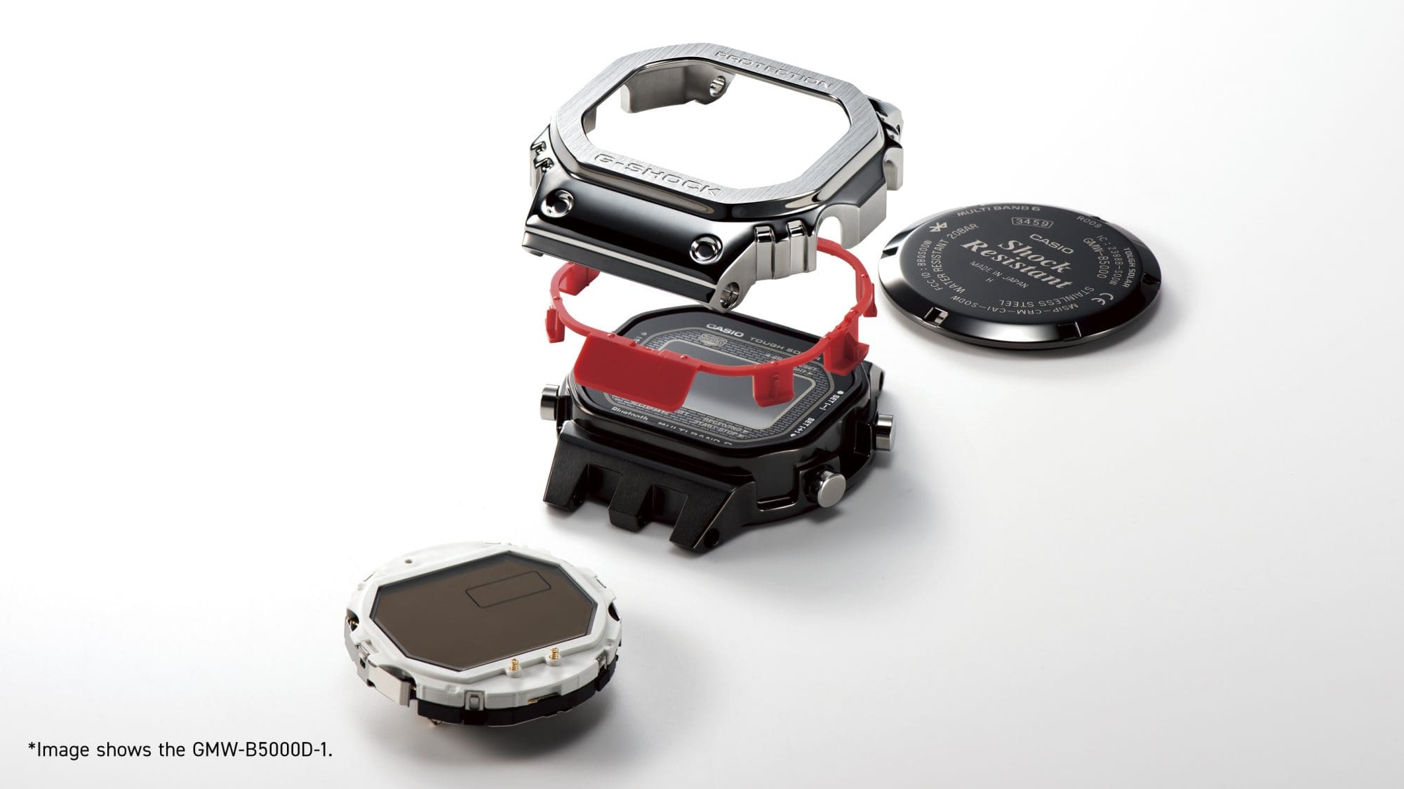 Los componentes individuales de la caja del reloj Casio G-Shock GMW-B5000D-1