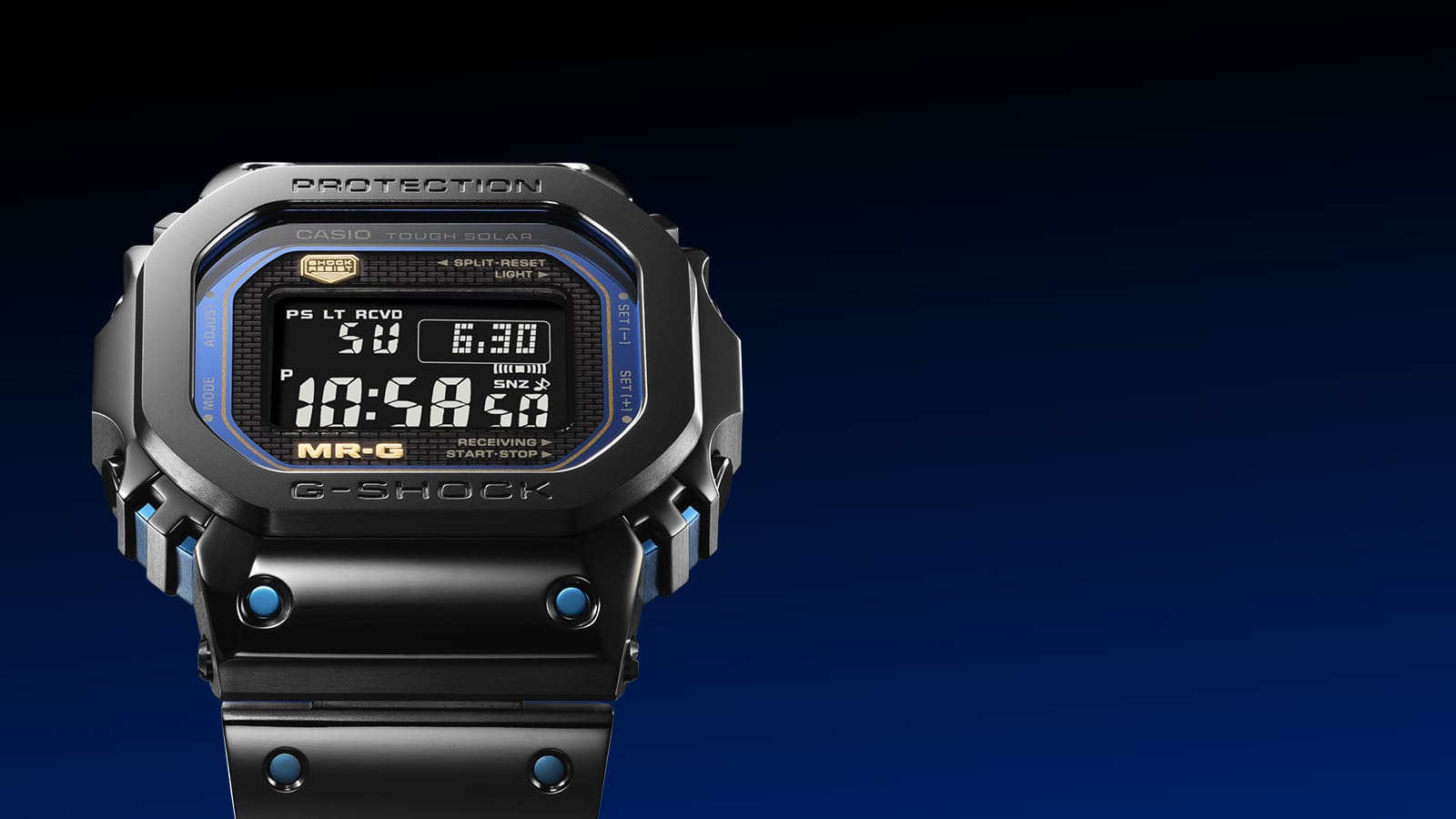 El reloj digital G-Shock MRG-B5000BA-1 sobre fondo azul