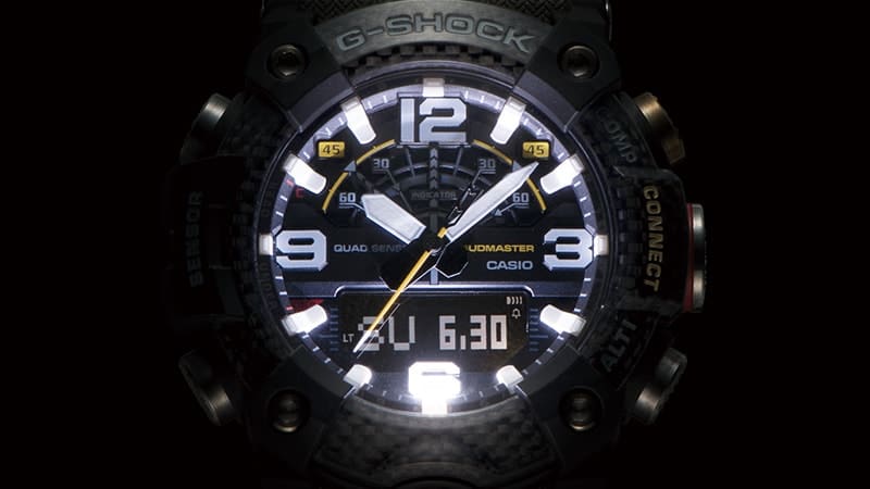 La esfera iluminada de un reloj GG-B100 con radio control