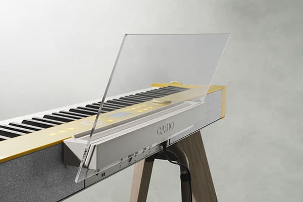 Primer plano del atril de partituras de acrílico transparente del PX-S7000.