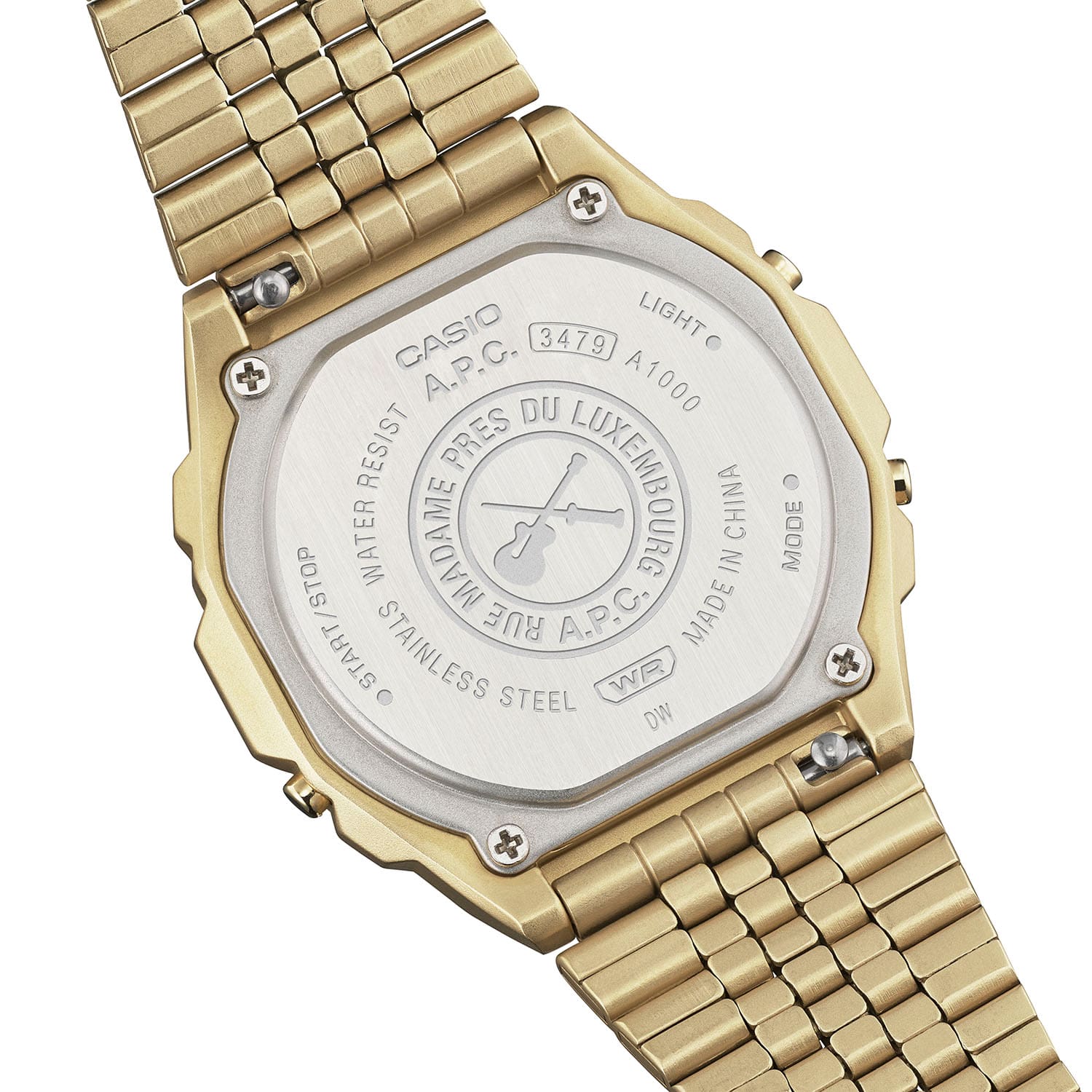 Dos du boîtier de la montre-bracelet dorée A1000ACG-9 avec logo A.P.C.