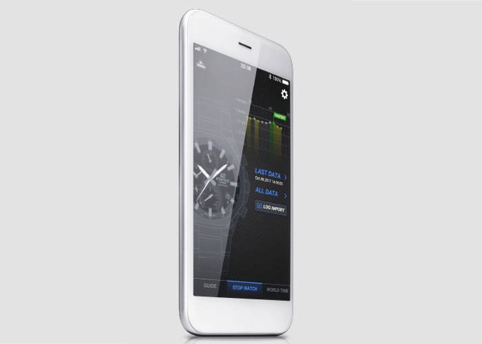 Un smartphone qui affiche les temps au tour transmis par lien smartphone.