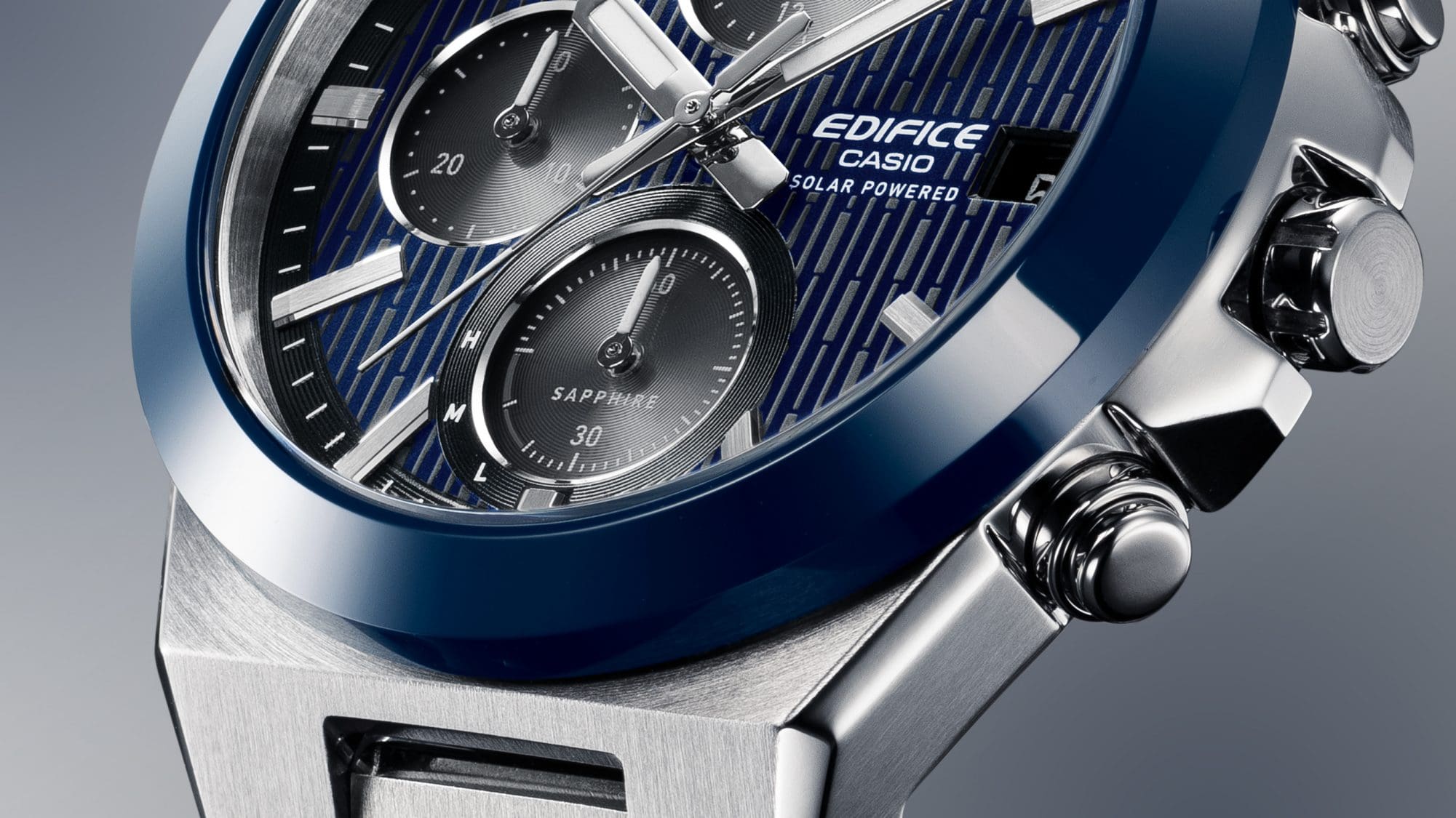 Bezel keramik yang menawarkan keindahan yang tahan lama dan berkilau