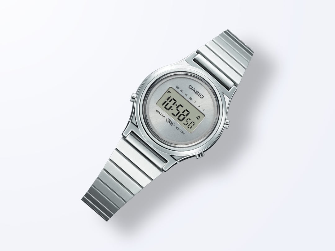 L'orologio da donna LA700WE-7A con cinturino in acciaio inossidabile argentato e display argentato