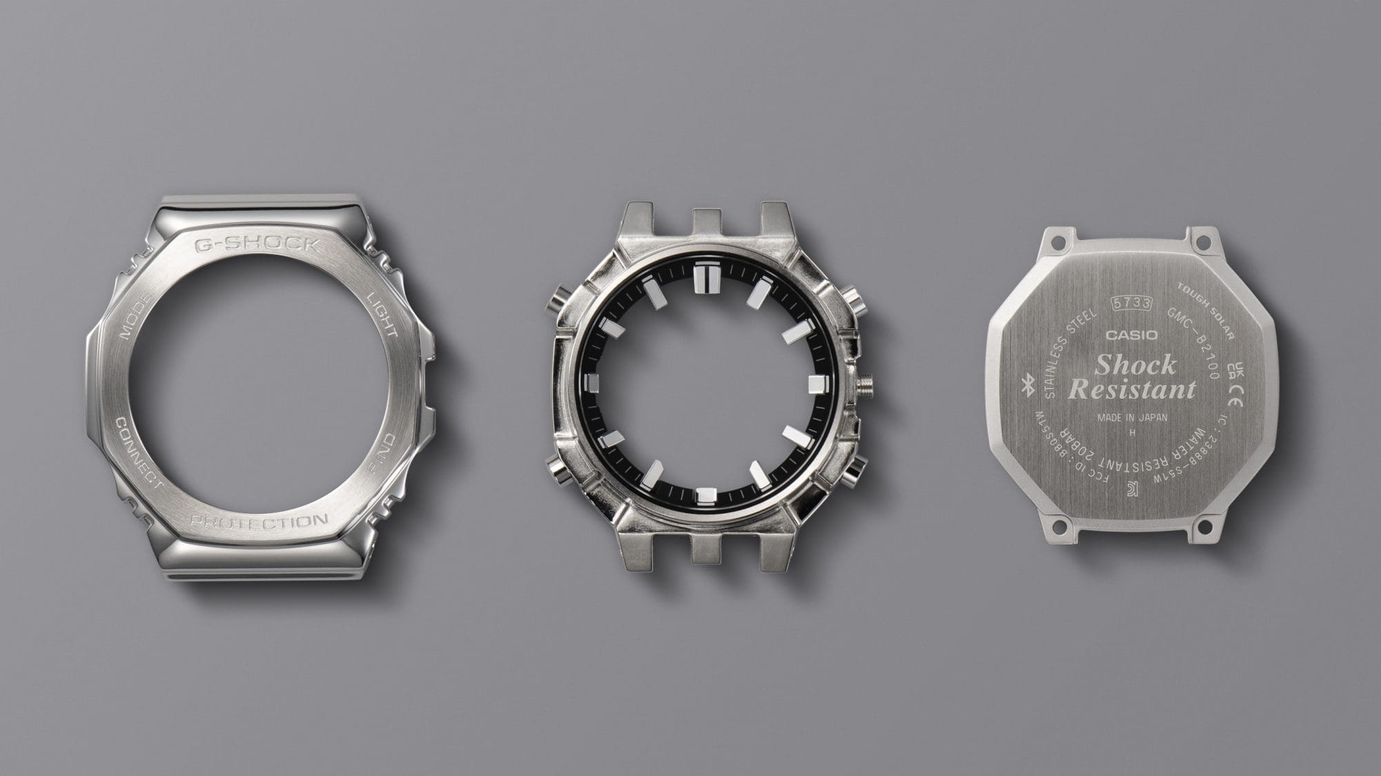 Lunetta, cassa e fondello in acciaio inossidabile affiancati