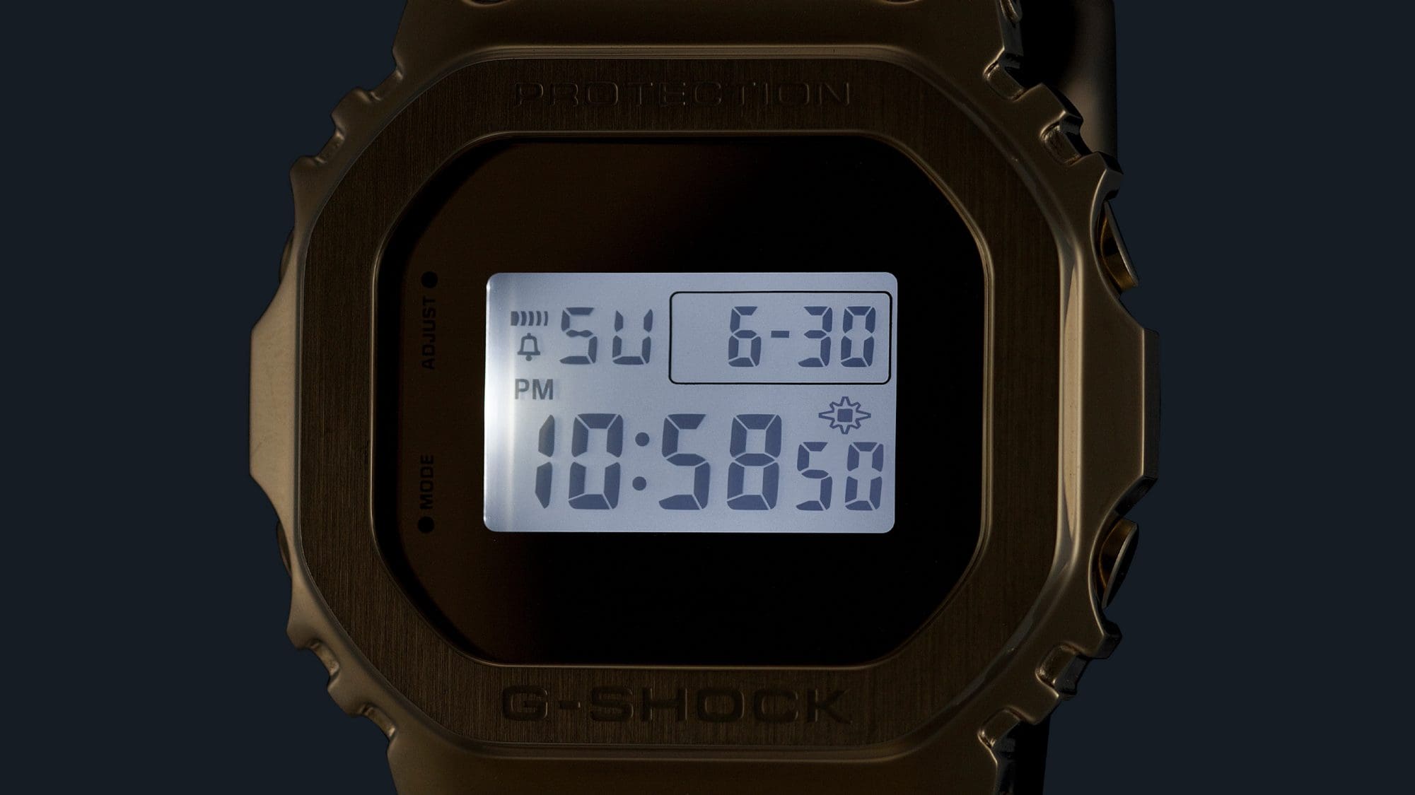 Display facilmente leggibile del GM-5600YMG-9 in oro con quadrante superilluminato