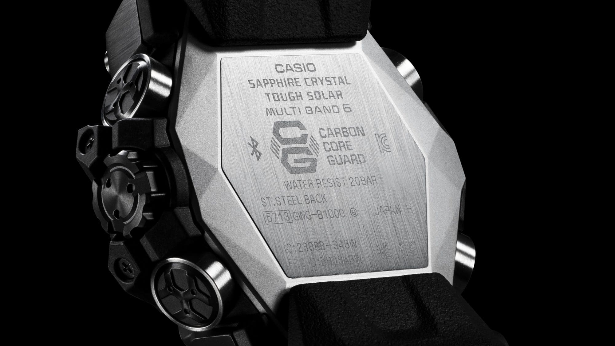 Fondello con le seguenti incisioni, tra le altre: Casio, Sapphire Crystal, Tough Solar, Carbon Core Guard, Water Resist 20 Bar 