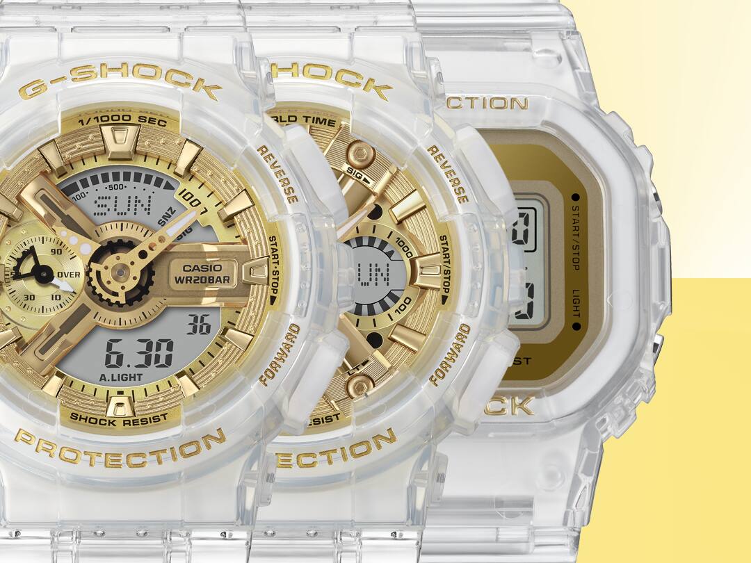 L'orologio da donna Casio G-Shock GMA-S110SG-7A cade in acqua, insieme ad altri due orologi da polso con cinturini trasparenti e quadranti color oro