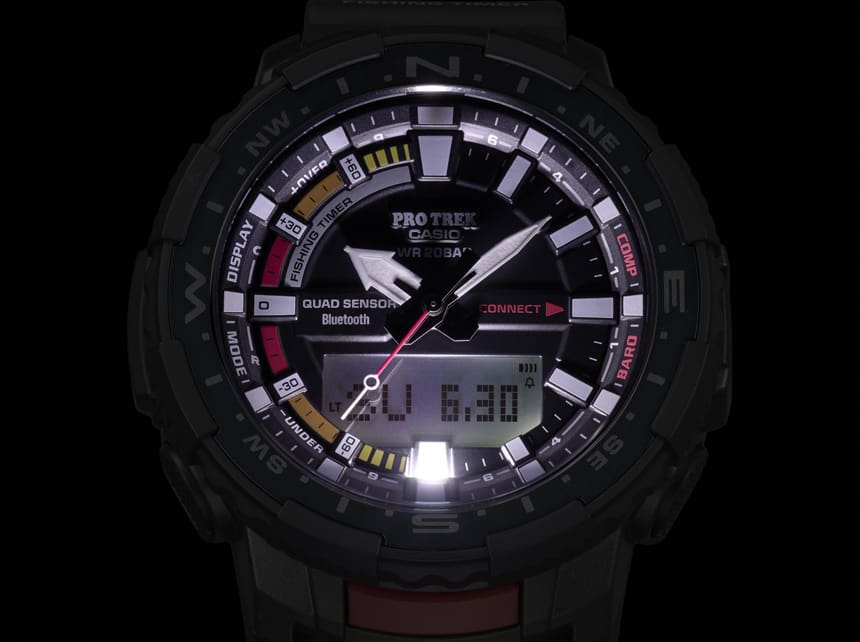 Il display illuminato dell'orologio da pesca PRT-B70-1 al buio