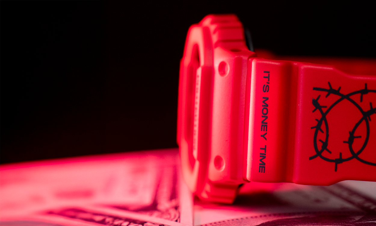 L'orologio della collaborazione DW-6900