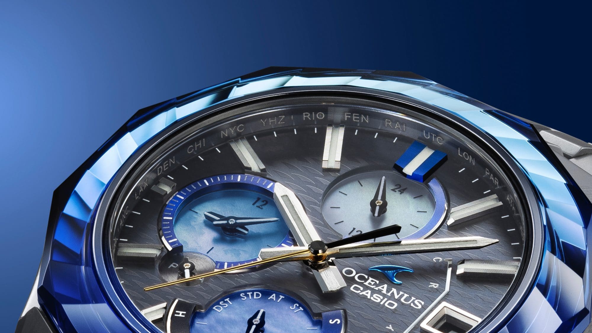 OCW-S6000APの波の造形が刻まれたサファイアガラスベゼルイメージ画像