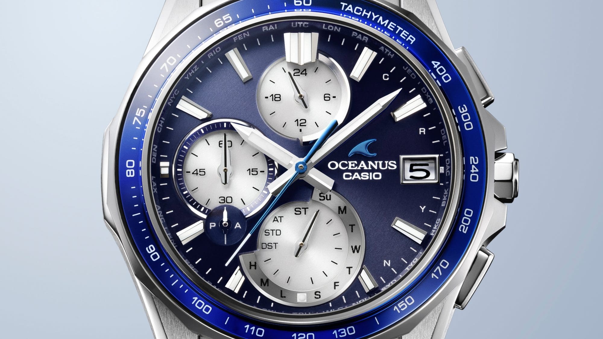 ツートンカラーダイアルにクローズアップした文字板画像