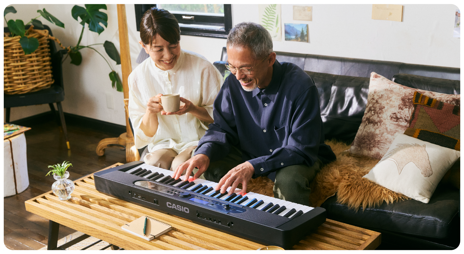 内蔵曲で弾いて、聴いて、歌って、脳を活性化！光ナビで「楽しく脳活」