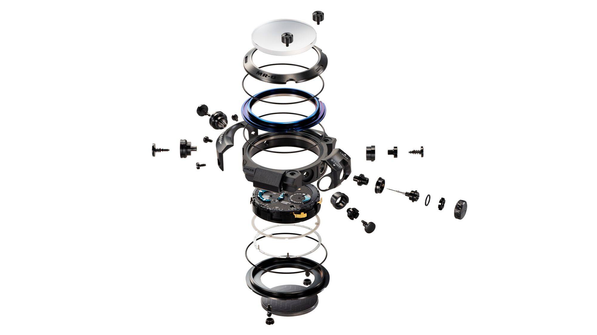 기밀성이 높은 티타늄 외부는 다중 구성 요소 구조로 이루어져 ISO 200m 방수 기능을 갖췄습니다.
