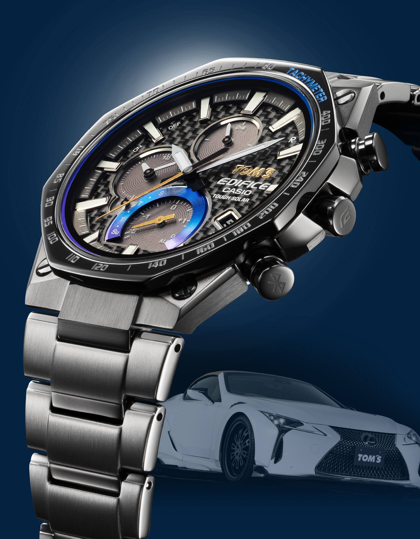 Zijaanzicht van het Edifice EQB-1100TMS-1A polshorloge - het samenwerkingsmodel met TOM'S, Toyota's tuning team