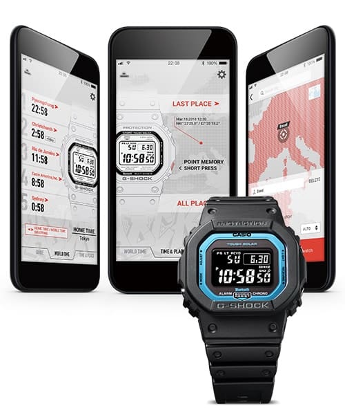 Drie smartphones met verschillende G-Shock Connected app schermen, voor een Casio G-Shock GW-B5600-2